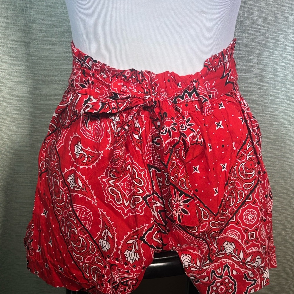 Red Bandana Tie-Waist Women's Shorts